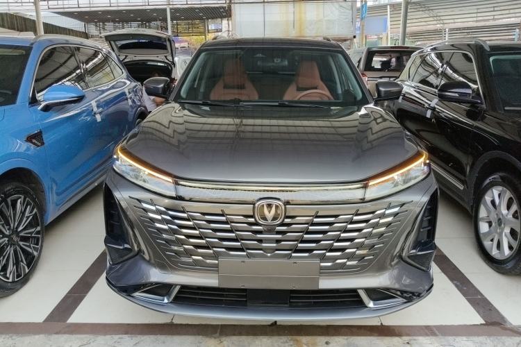 Used CHANGAN CS75 PLUS 2023 3rd Generation 1.5T Automatic Pilot Model Front