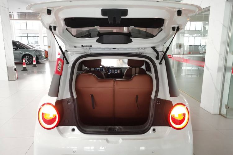 Used CHANGAN Lumin 2022 155 km – Refreshingly Sweet Edition Trunk