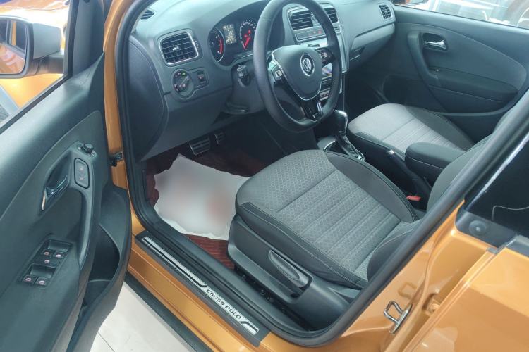 Used Volkswagen Polo 2016 1.6L Cross Polo Automatic Driver Seat