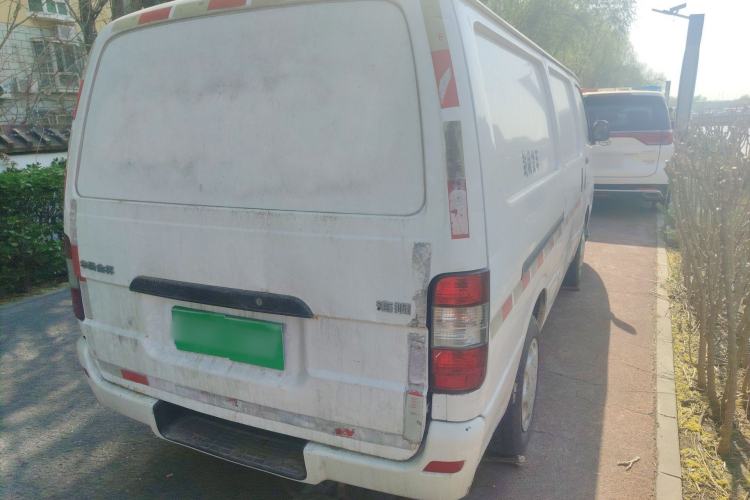 Used Jinbei Hiace 2018 2.0L Fifth-Generation Box Truck Standard Roof 2 Seats 4G19
