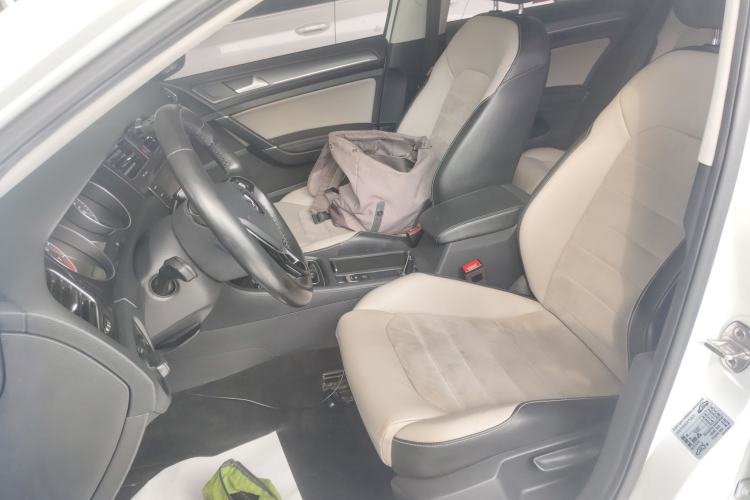 Used Volkswagen Golf 2017 230TSI Automatic Luxury Million-Vehicle Commemorative Edition