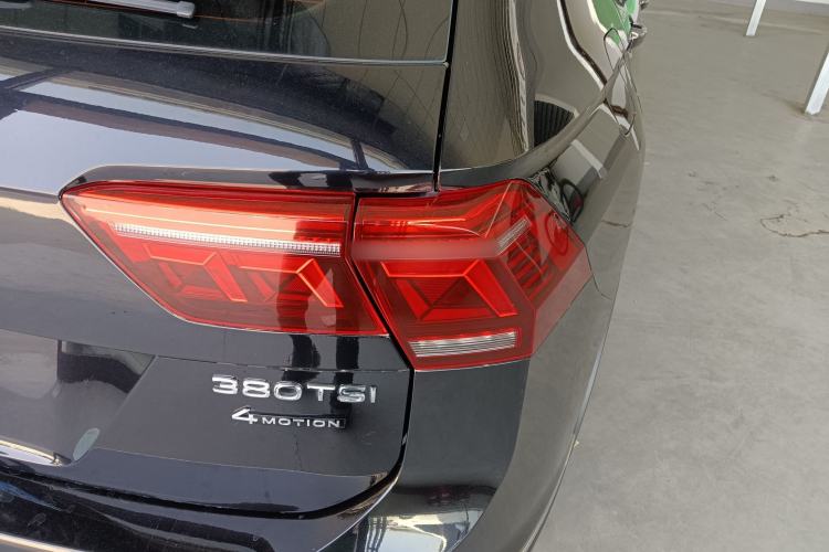 Used Volkswagen Tiguan L 2023 Restyled 330TSI Automatic Two-Wheel Drive R-Line Flagship Edition Right Rear Taillight