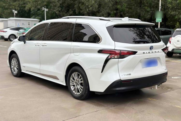 Used Toyota SIENNA 2023 2.5L Hybrid Comfort Edition Exterior 3