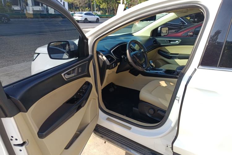 Used Ford Edge 2016 EcoBoost 245 Two-Wheel-Drive Titanium 5-Seater
