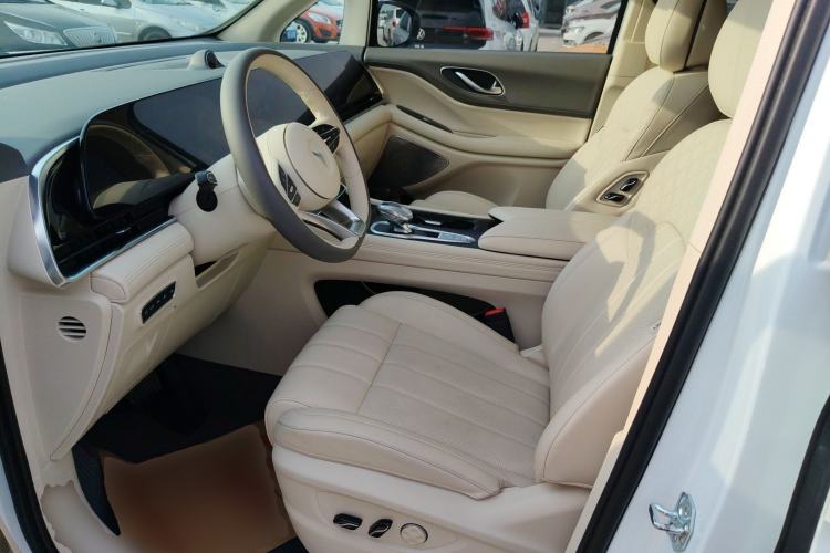 Used VOYAH Dream 2024 PHEV Extended-Range Premium Edition