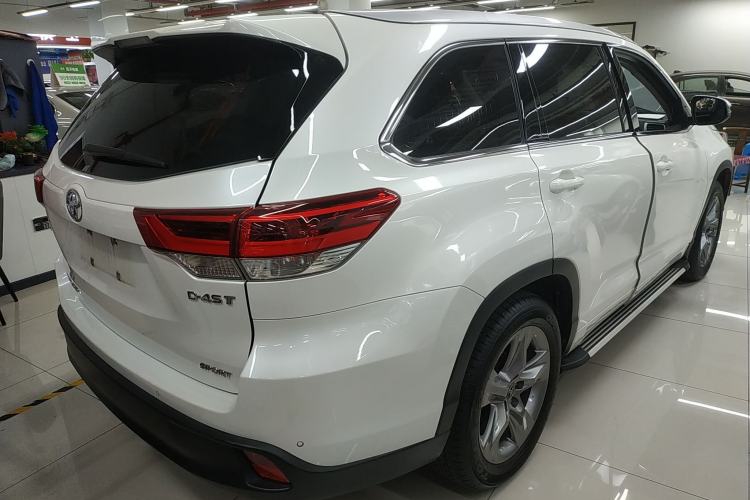 Used Toyota Highlander 2018 2.0T Two-Wheel Drive Luxury Edition 7 Seats China VI Standard
