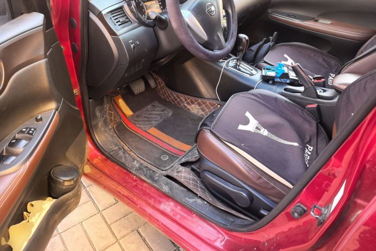 Used Nissan Tiida 2014 1.6L CVT Cool Cafe Edition Driver Seat