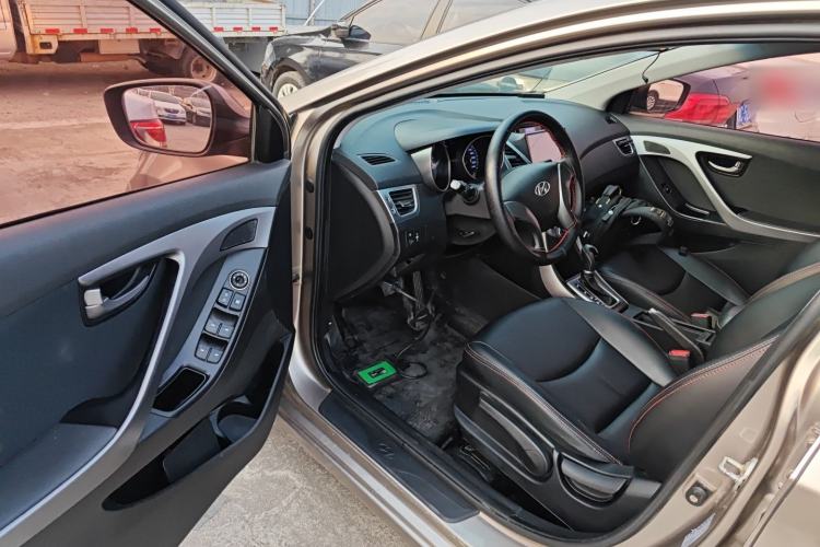 Used Hyundai Elantra (5th Generation / Langdong) 2015 1.6L Automatic Fashion Model
