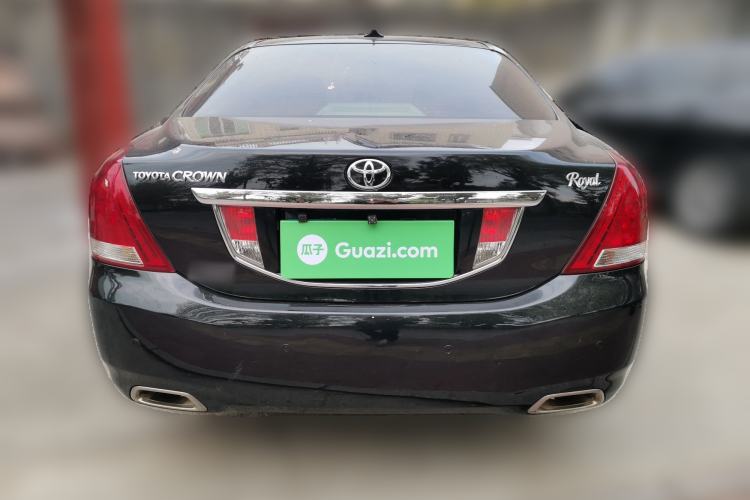 Used Toyota Crown 2011 2.5L Royal Special Edition with Leather and Sunroof