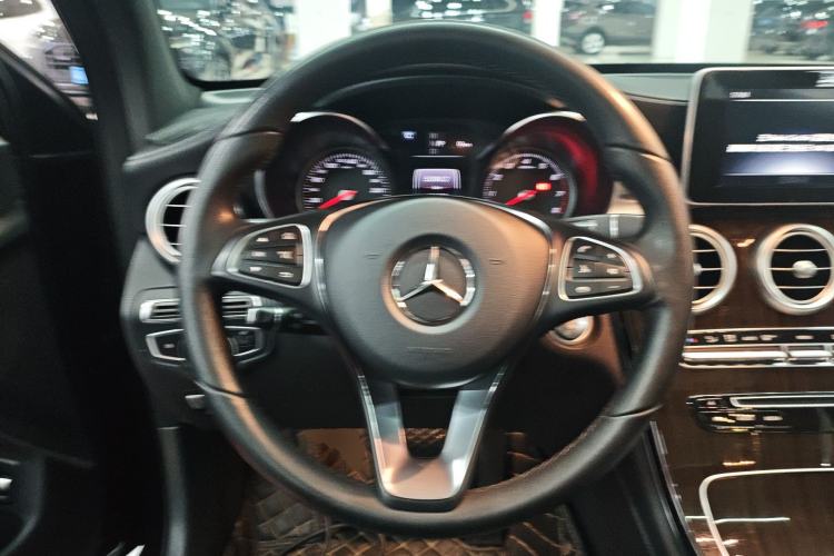 Used Mercedes-Benz GLC 2019 GLC 260 L 4MATIC Dynamic Model

