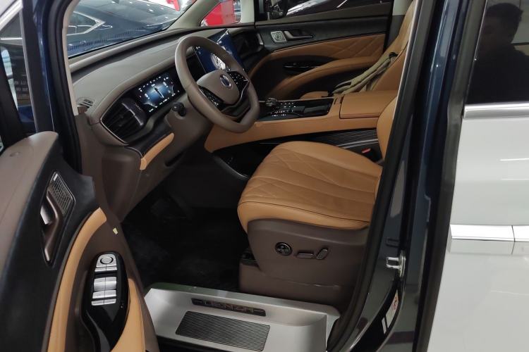 Used Denza D9 2022 DM-i 1040 Prestige Model Left Front Seat