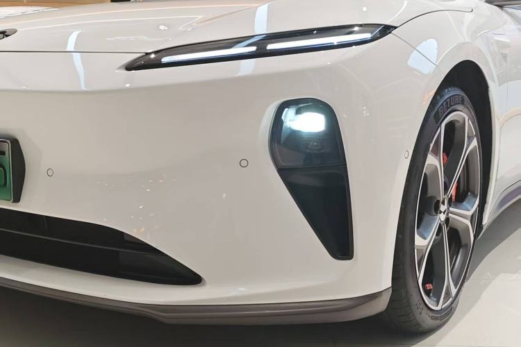 Used Nio ET5 2022 75 kWh Left Front Headlight