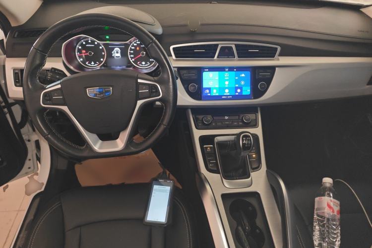 Used Geely Auto Emgrand X7 Sport 2016 2.0L Manual ZhiShang Version Center Console