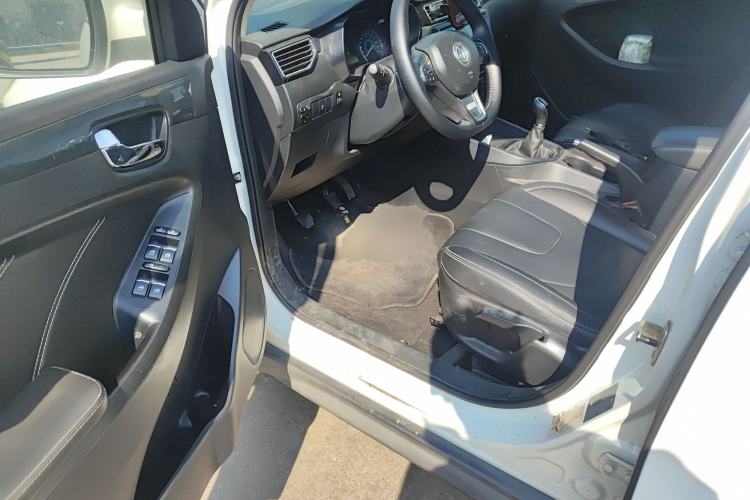 Used Dongfeng Fengon 580 2017 1.8L Manual Comfort Model Driver Seat