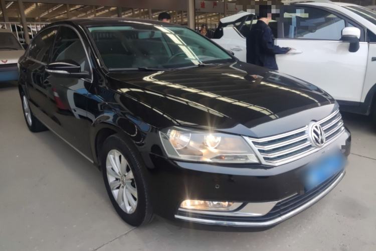 Used Volkswagen Magotan 2015 1.8TSI Advanced Model Front Right 45 Deg