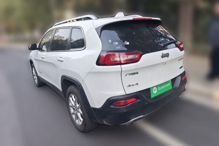 Used Jeep Cherokee 2016 2.4L Professional Smart Version
