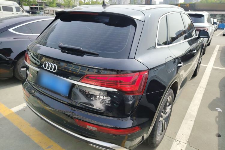 Used Audi Q5L 2022 40T Luxury Dynamic Model Rear Right 45 Deg