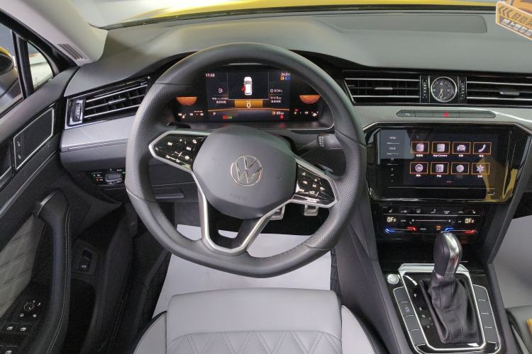 Used Volkswagen Magotan 2023 2 Million Units Limited Edition 330TSI DSG Leading Version