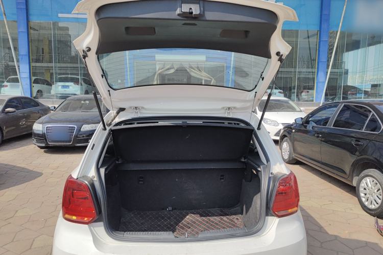 Used Volkswagen Polo 2016 1.4L Manual Fashion Model
