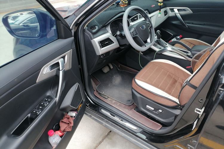 Used Geely Auto Emgrand X7 Sport 2018 1.8TD Automatic Two-Wheel Drive Smart 4G Connected Version
