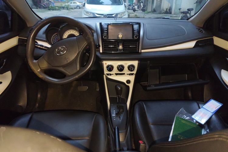 Used Toyota Vios 2016 1.5L Automatic ZhiZhen Xingyao Edition Center Console