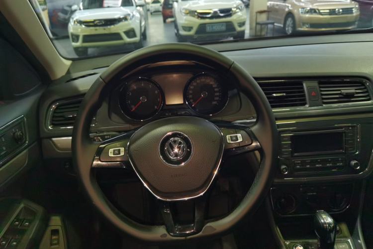 Used Volkswagen Lavida 2017 1.6L Automatic Comfort Edition
