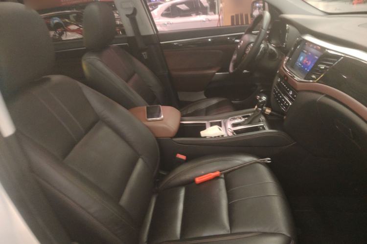 Used GAC Trumpchi GS8 2017 320T Two-Wheel Drive Luxury Smart Connectivity Version (7 Seats) Right Front Seat