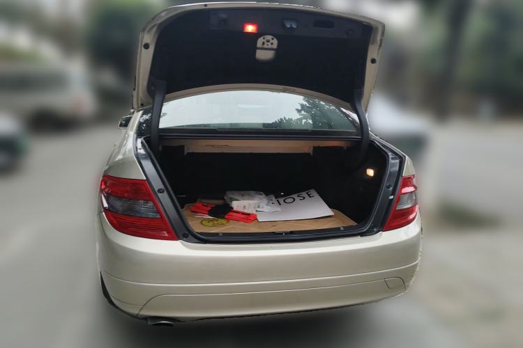 Used Mercedes-Benz C-Class 2010 C 180K Classic model