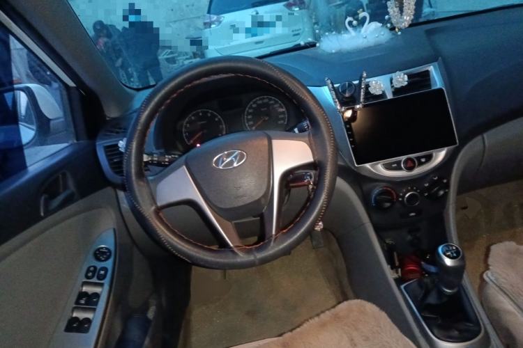 Used Hyundai Verna (older generation) 2014 1.4L Manual Smart GLS Trim