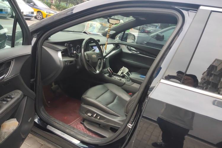 Used Cadillac XT6 2022 2.0T Six-Seater Four-Wheel Drive Luxury Version
