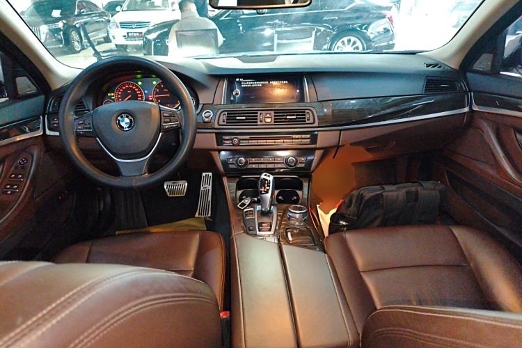 Used BMW 5 Series 2014 525Li Luxury Design Package
