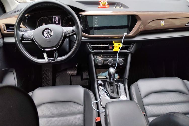 Used Volkswagen Tharu 2020 280TSI Two-Wheel Drive Luxury Plus Version China VI Standard Center Console