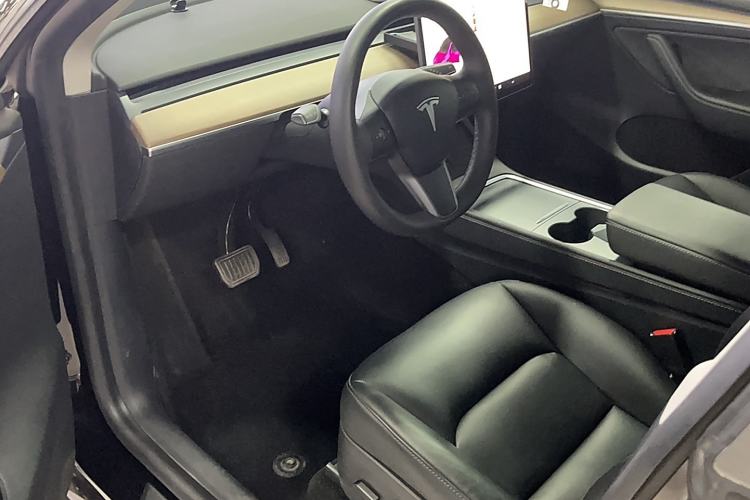 Used Tesla Model Y 2021 Standard Range Rear-Wheel Drive Version
