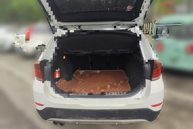 Used BMW X1 2015 sDrive18i Fashion Upgrade Edition Trunk