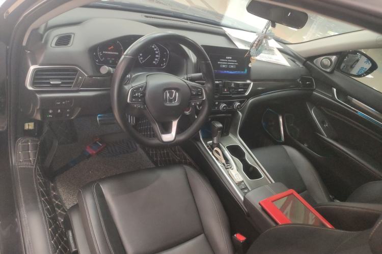 Used Honda Accord 2022 260TURBO Phantom Night · Prestige Edition Center Console