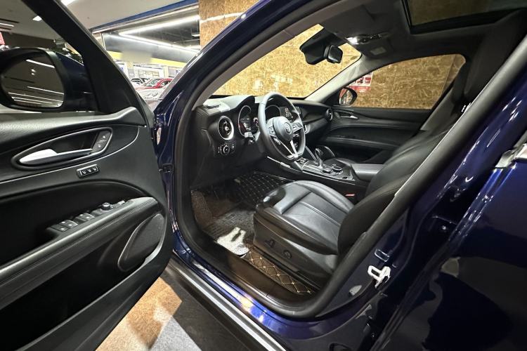 Used Alfa Romeo Stelvio 2017 2.0T 200HP Luxury Edition