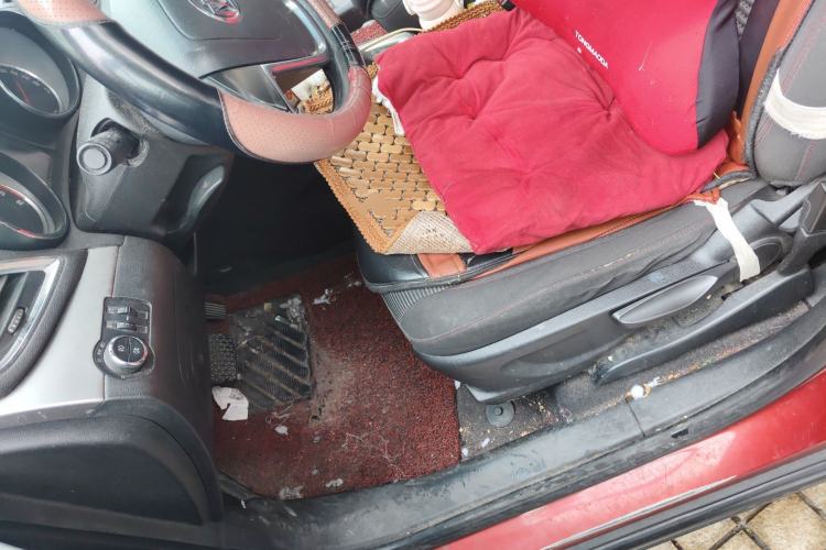 Used Buick Encore 2015 1.4T Automatic Two-Wheel Drive Urban Elite Version Left Front Seat