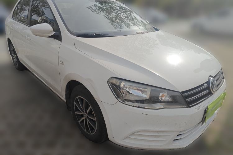 Used Volkswagen Jetta 2015 Zhuihui Edition 1.4L Manual Fashion Model Front Right 45 Deg