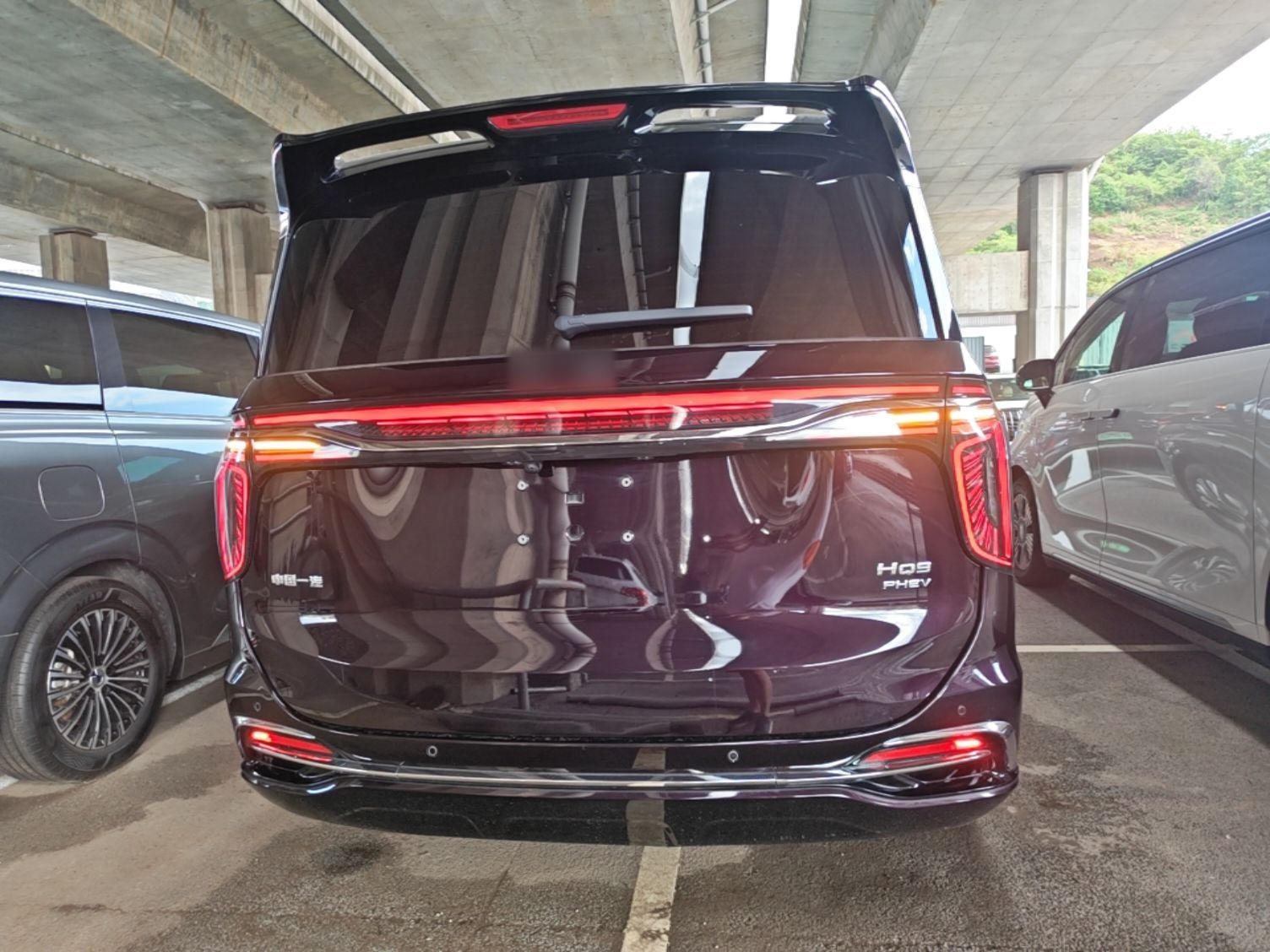 Hongqi HQ9 PHEV 2024 2.0T Four-Wheel Drive Business Edition — снимка 5
