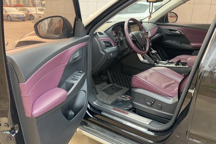 Used BORGWARD BX7 2016 28T Two-Wheel Drive Luxury Version 6 Seats Interior 1