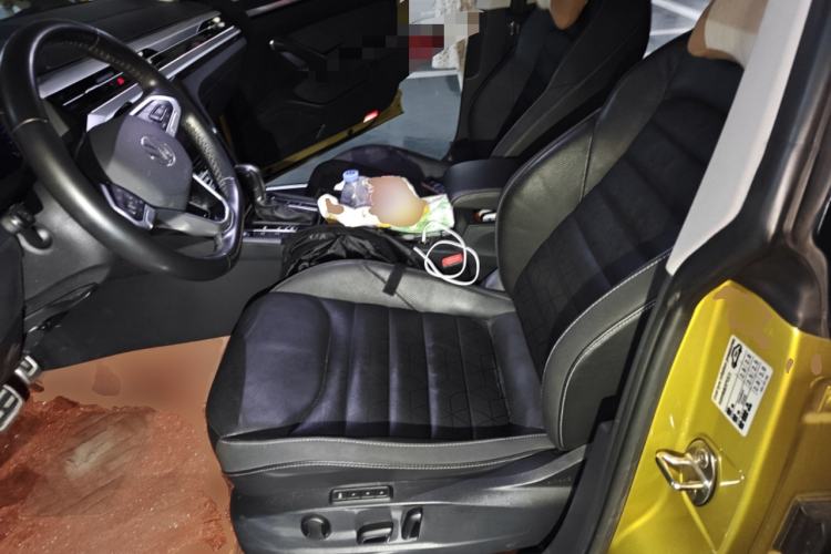 Used Volkswagen FAW-Volkswagen CC 2021 Estate Car 380TSI Vizion Edition Left Front Seat