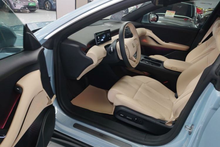 Used Nio ET5 2024 75 kWh Interior 3