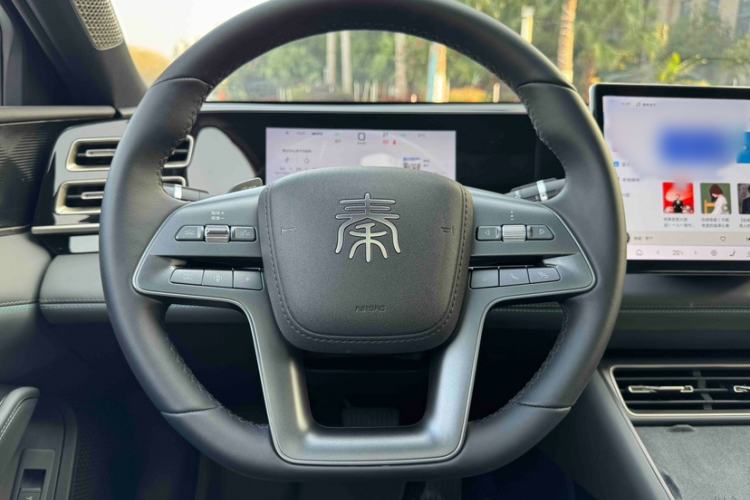 Used BYD Qin L 2025 DM-i Smart Drive 120KM Superior Model Interior 1