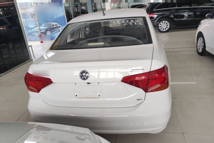 Used Volkswagen Jetta 2017 1.5L Manual Fashion Edition
