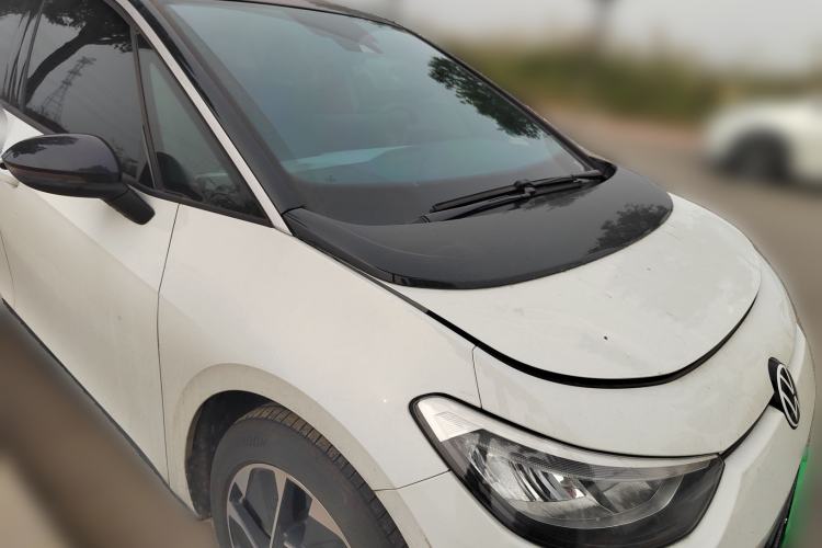 Used Volkswagen ID.3 2025 Smart Edition Outstanding Model Front Right 45 Deg