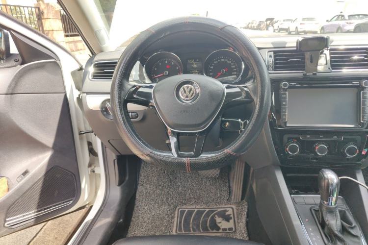 Used Volkswagen Sagitar 2015 1.6L Automatic Comfort Model Steering Wheel