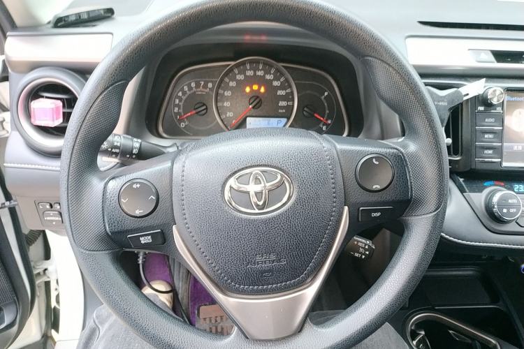 Used Toyota RAV4 2016 2.0L CVT Two-Wheel Drive Fashion Edition China V Standard