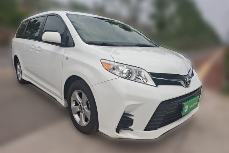 Used Toyota SIENNA 
