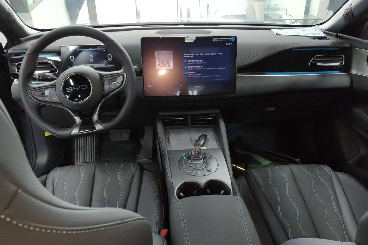 Used BYD Seal 06 New Energy 2024 DM-i 120KM Flagship Model
