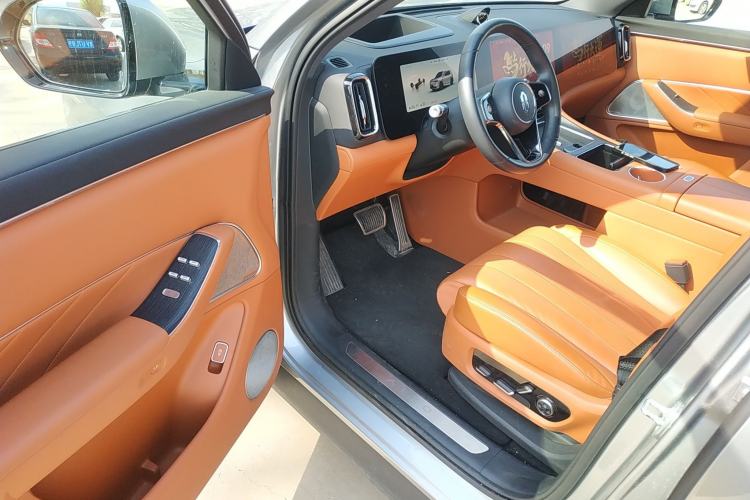 Used Hima AITO M8 2025 Extended-Range Ultra Version 53.4 kWh 5-Seater Edition
